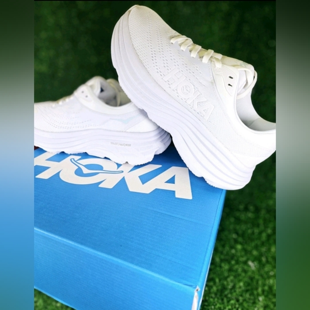 HOKA Bondi One One 8 Men Triple White Running Shoes Brand New - Picture 3 of 10